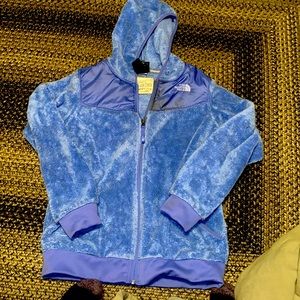 The lighting is not working for me today this is a really bright blue soft coat